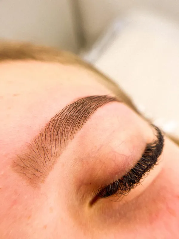 Design com Henna - Extensão de Cílios em Gravataí