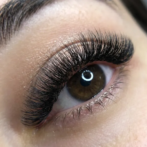 Volume Russo - Extensão de Cílios em Gravataí